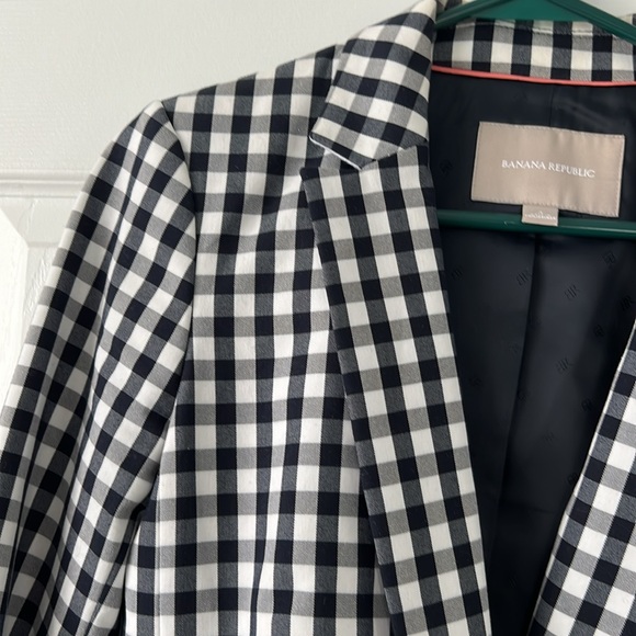 Navy gingham blazer, size 4. - Picture 5 of 7